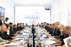 Глава Минстроя России Ирек Файзуллин выступил на заседании Комиссии РСПП по жилищно-коммунальному хозяйству