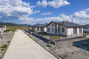 Первый заместитель Председателя Совета Федерации Владимир Якушев провел парламентские слушания на тему «Вопросы управления комплексами индивидуальных жилых домов»