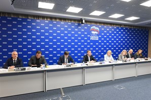 Сергей Пахомов предложил привлекать саморегулируемые организации для помощи подрядчикам, занимающимся капремонтом школ